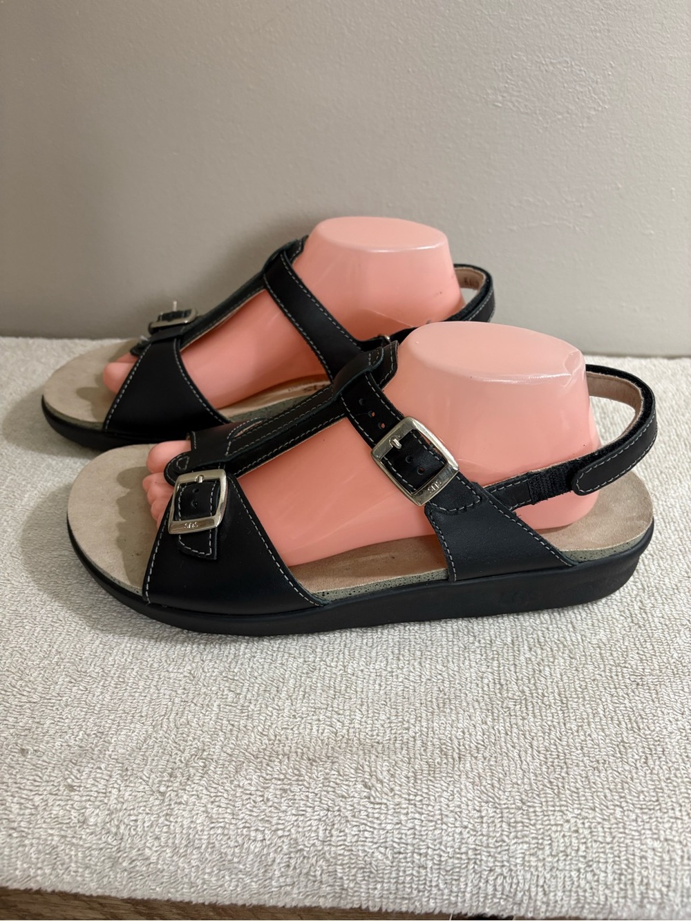 NEW! Women's SAS San Antonio Shoes CAPTIVA Black Leather T-STRAP Comfort SANDALS - Picture 2 of 7